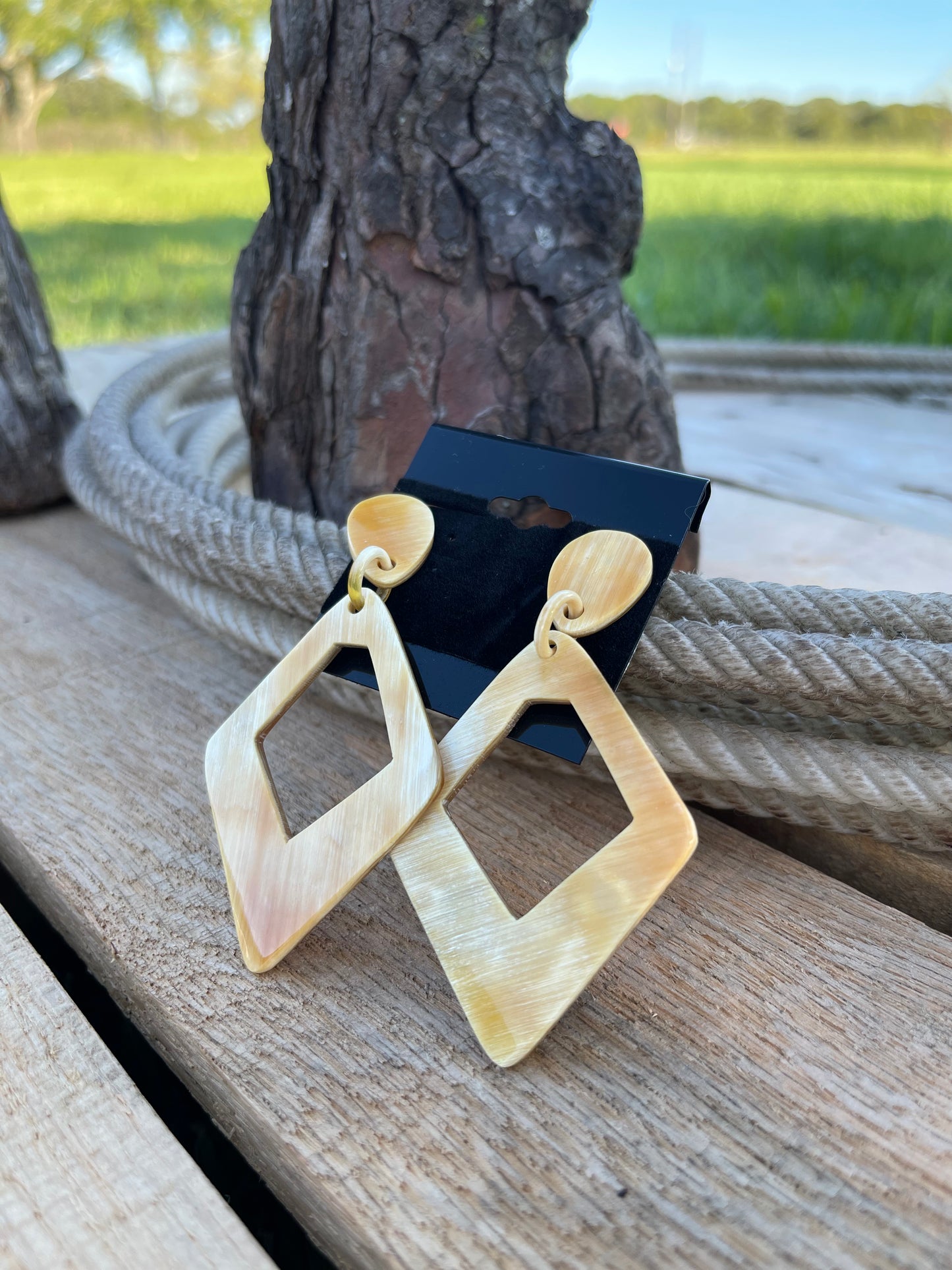Cowhorn Dangle Earring