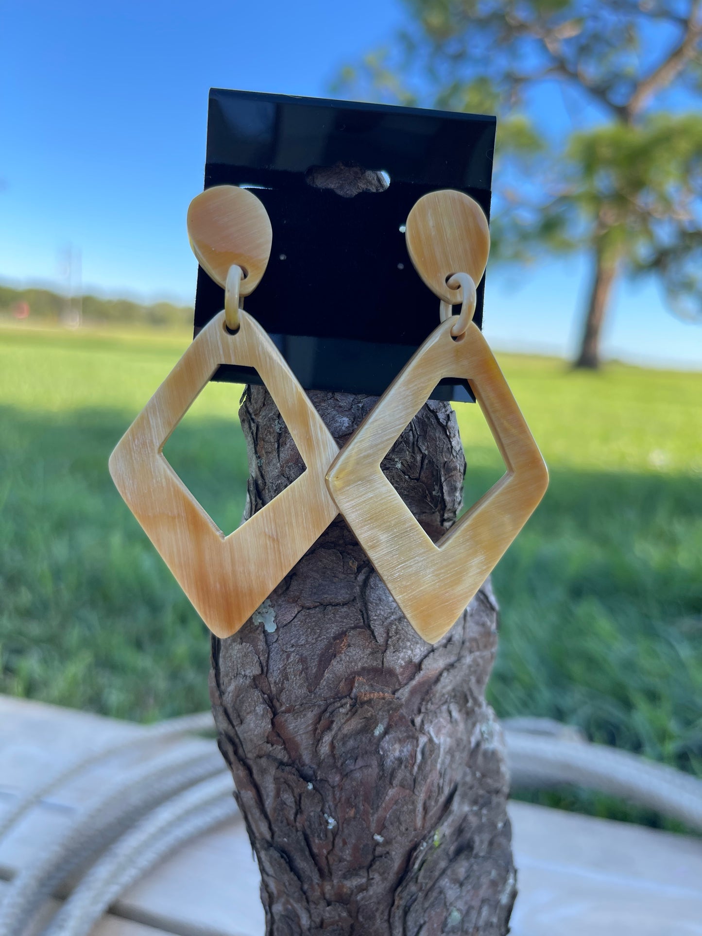 Cowhorn Dangle Earring